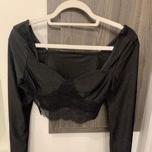 Black long sleeve lace crop top